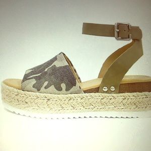 Ladies soda sandals